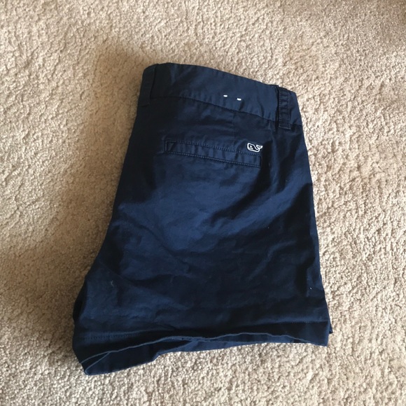 Worn once vineyard vines shorts - Picture 2 of 3